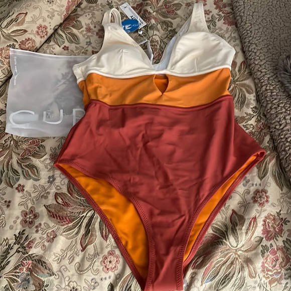 Cupshe One Piece size Small - Picture 1 of 3
